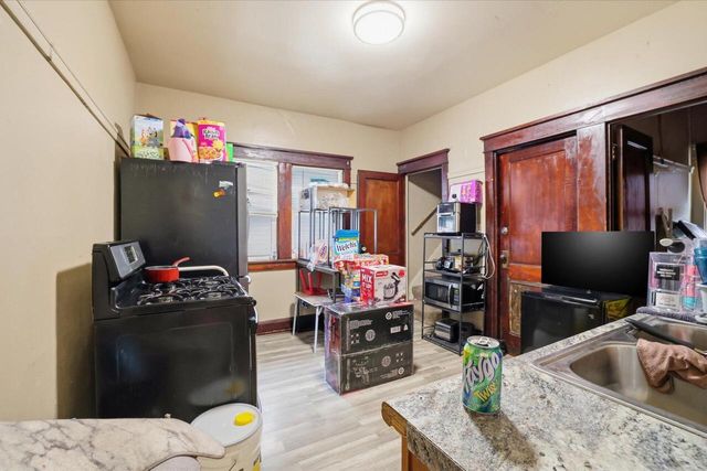 2875 N 36th STREET, Milwaukee, WI 53210