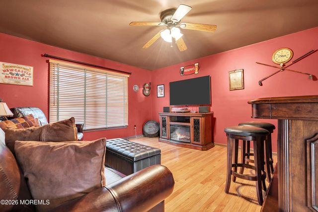 942 Neville Street, Toms River, NJ 08753