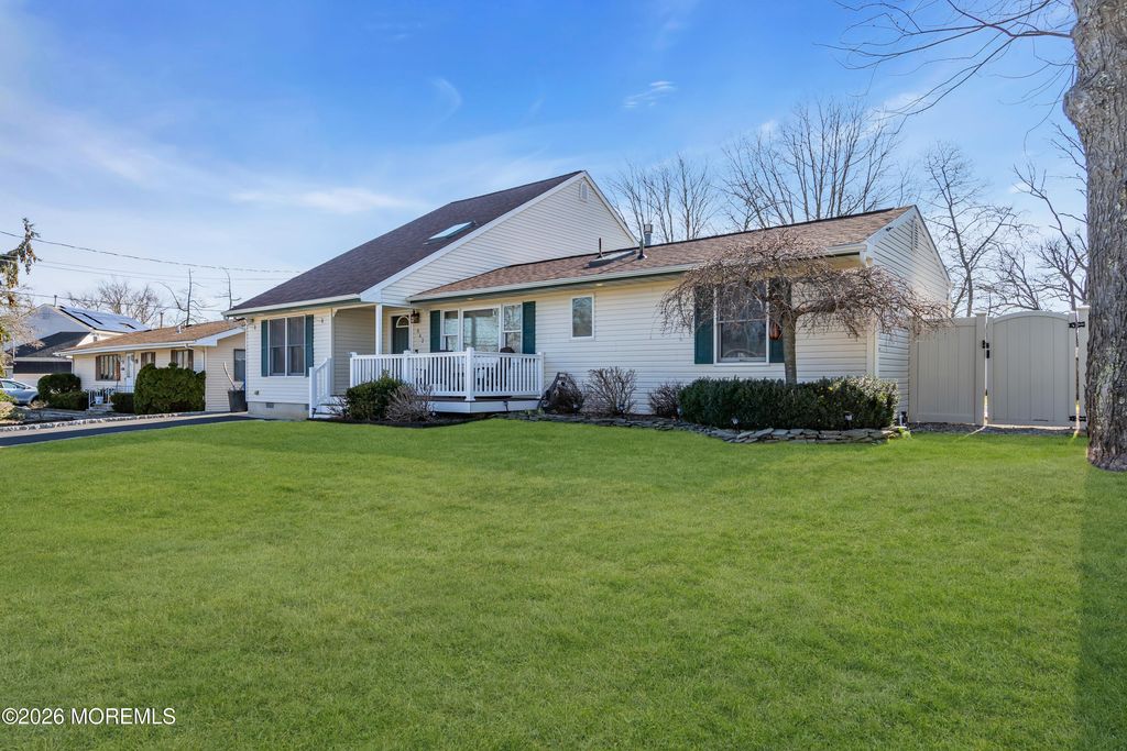 942 Neville Street, Toms River, NJ 08753