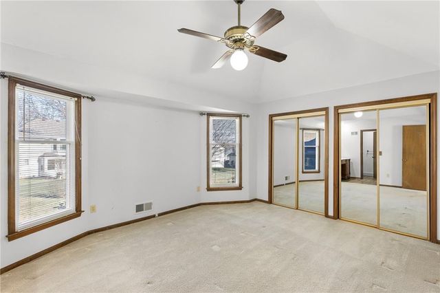 10409 Oakmont Street, Overland Park, KS 66215