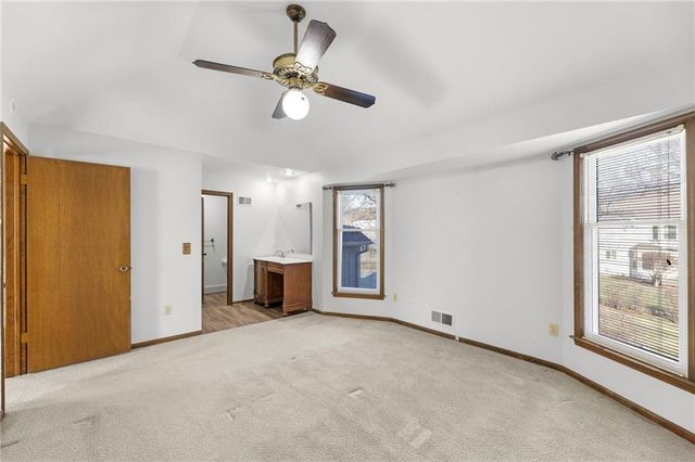 10409 Oakmont Street, Overland Park, KS 66215