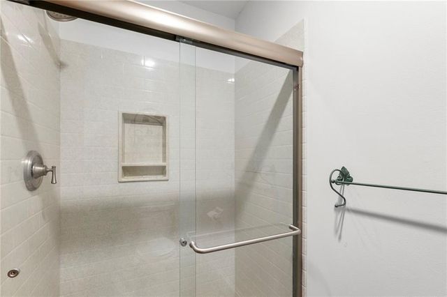 10409 Oakmont Street, Overland Park, KS 66215