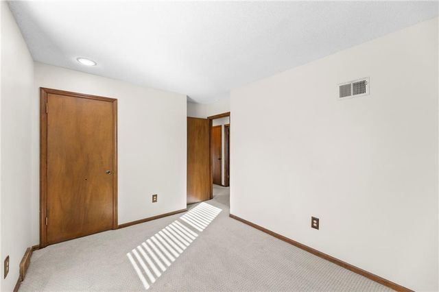 10409 Oakmont Street, Overland Park, KS 66215