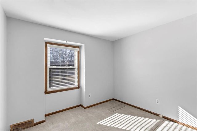 10409 Oakmont Street, Overland Park, KS 66215