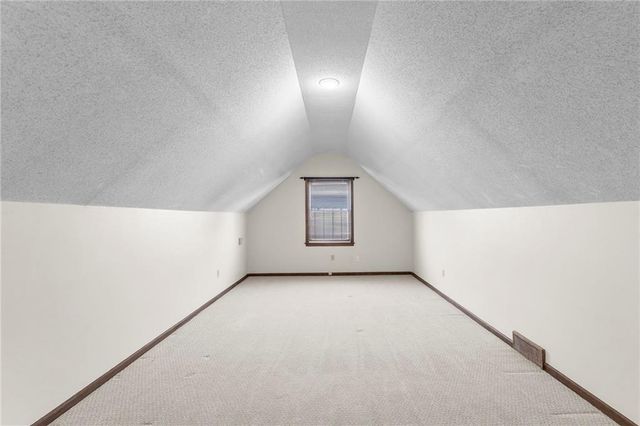 10409 Oakmont Street, Overland Park, KS 66215