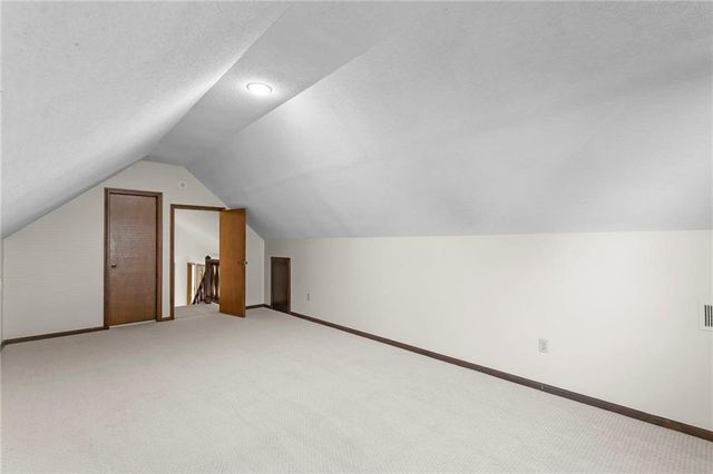 10409 Oakmont Street, Overland Park, KS 66215