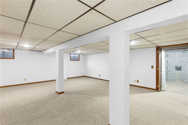 10409 Oakmont Street, Overland Park, KS 66215