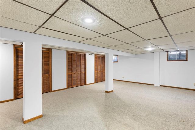 10409 Oakmont Street, Overland Park, KS 66215