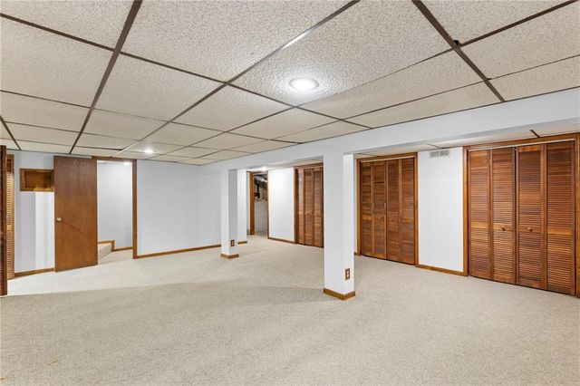 10409 Oakmont Street, Overland Park, KS 66215