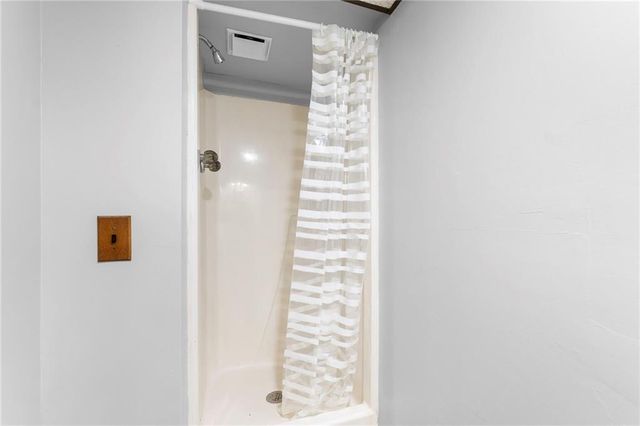 10409 Oakmont Street, Overland Park, KS 66215