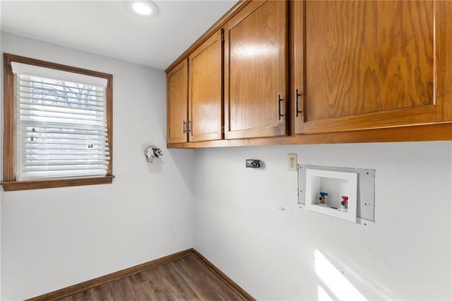 10409 Oakmont Street, Overland Park, KS 66215