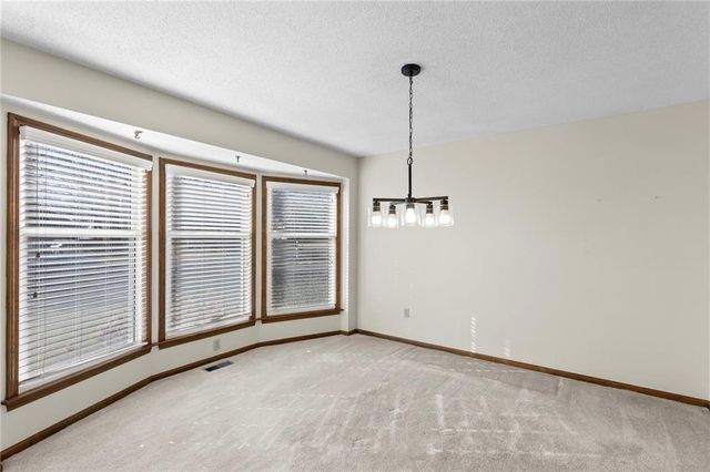 10409 Oakmont Street, Overland Park, KS 66215