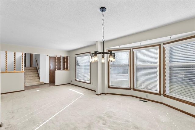 10409 Oakmont Street, Overland Park, KS 66215