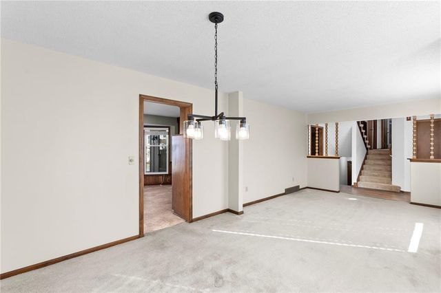 10409 Oakmont Street, Overland Park, KS 66215