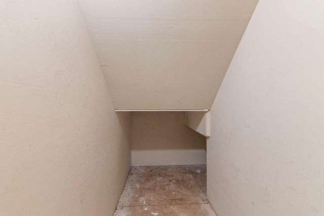 2327 W Butterfield Road, Springfield, MO 65807