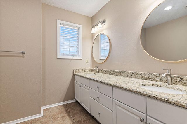 2327 W Butterfield Road, Springfield, MO 65807