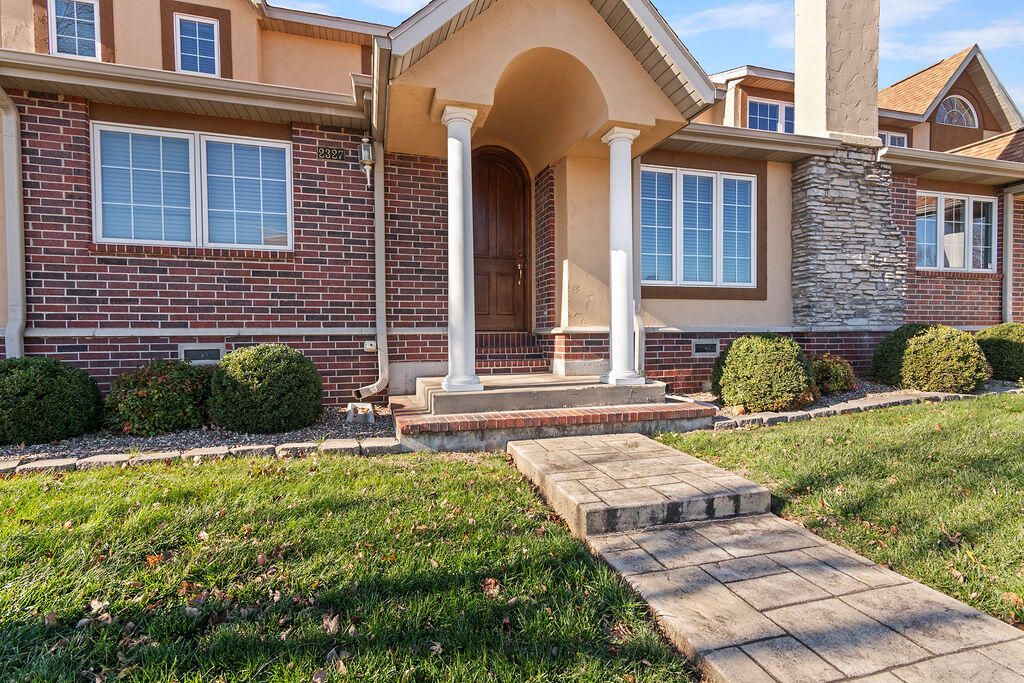 2327 W Butterfield Road, Springfield, MO 65807