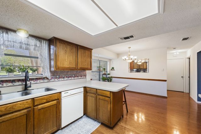 4510 Indian Oaks Trail, Arlington, TX 76017