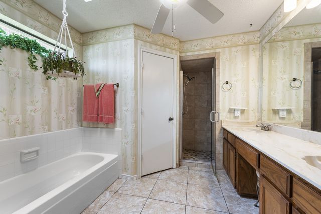 4510 Indian Oaks Trail, Arlington, TX 76017