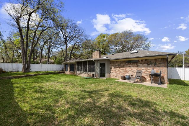 4510 Indian Oaks Trail, Arlington, TX 76017