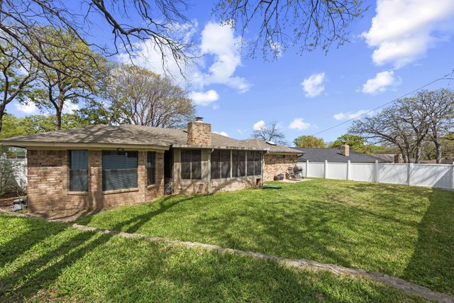 4510 Indian Oaks Trail, Arlington, TX 76017