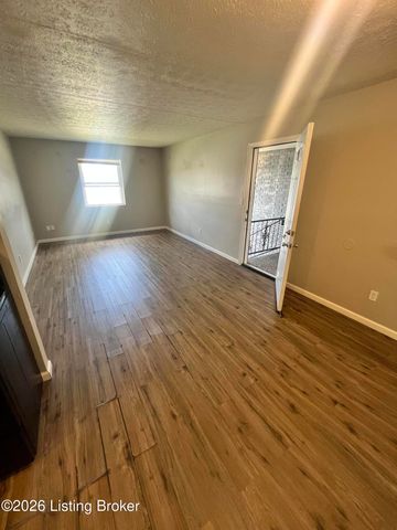 6500 Hackel Dr 9, Louisville, KY 40258