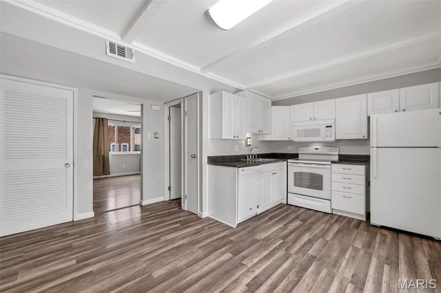 10736 Carroll Wood Way, St Louis, MO 63128