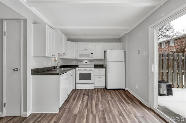 10736 Carroll Wood Way, St Louis, MO 63128