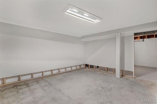 10736 Carroll Wood Way, St Louis, MO 63128