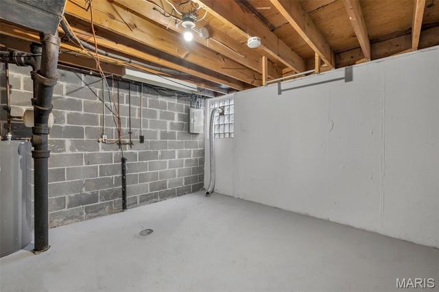 10736 Carroll Wood Way, St Louis, MO 63128