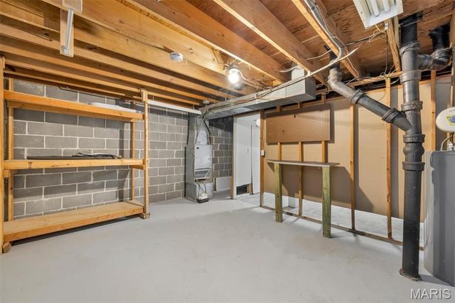 10736 Carroll Wood Way, St Louis, MO 63128