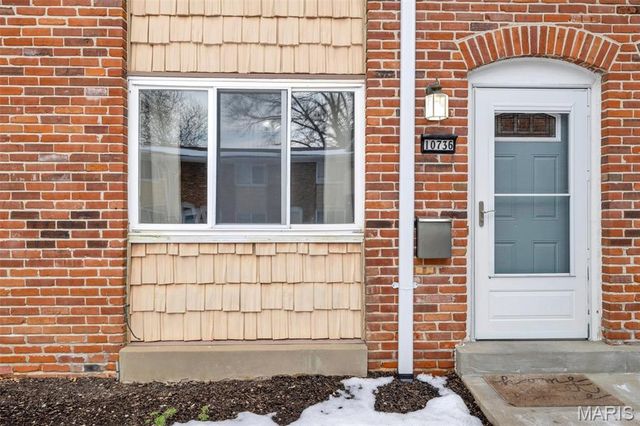 10736 Carroll Wood Way, St Louis, MO 63128