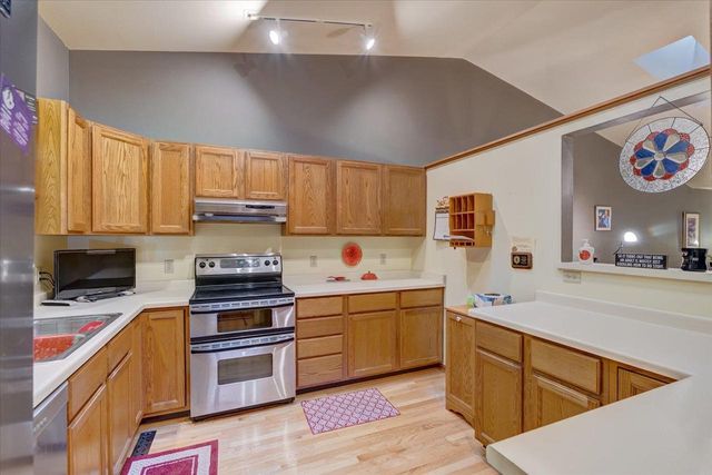 711 Kensington Square, Stoughton, WI 53589