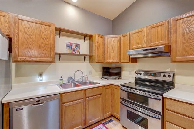 711 Kensington Square, Stoughton, WI 53589