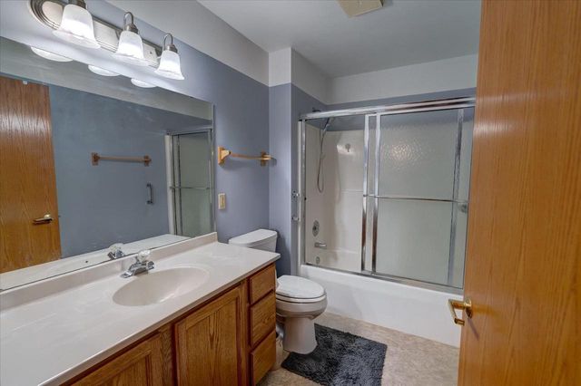 711 Kensington Square, Stoughton, WI 53589