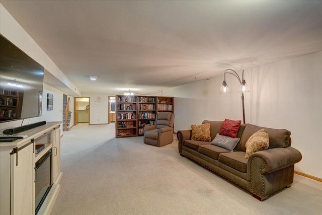 711 Kensington Square, Stoughton, WI 53589