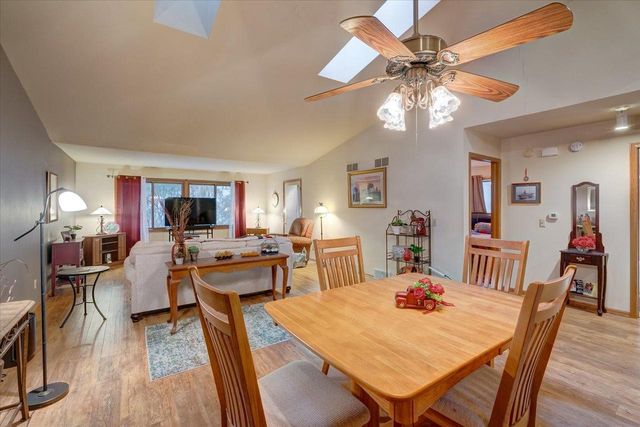 711 Kensington Square, Stoughton, WI 53589