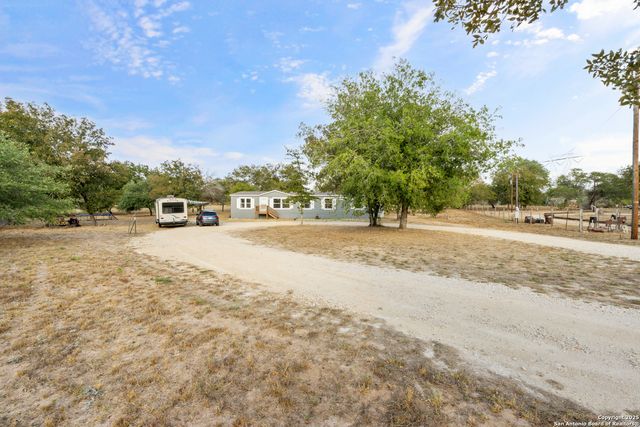 126 Hidden Fern, Floresville, TX 78114