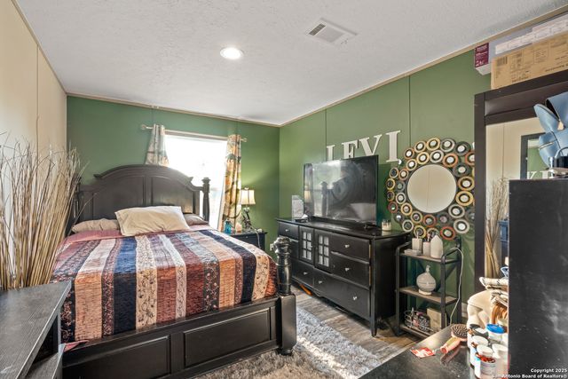 126 Hidden Fern, Floresville, TX 78114