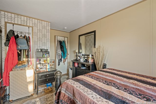 126 Hidden Fern, Floresville, TX 78114