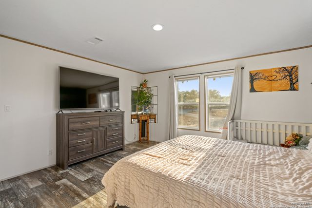 126 Hidden Fern, Floresville, TX 78114