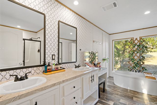 126 Hidden Fern, Floresville, TX 78114