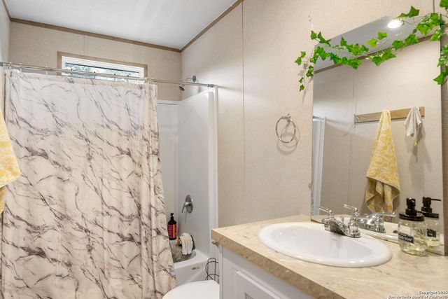 126 Hidden Fern, Floresville, TX 78114
