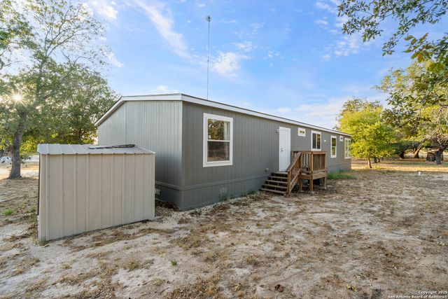 126 Hidden Fern, Floresville, TX 78114