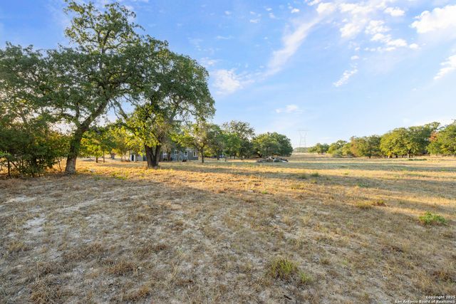 126 Hidden Fern, Floresville, TX 78114