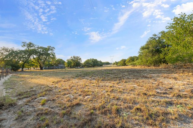 126 Hidden Fern, Floresville, TX 78114