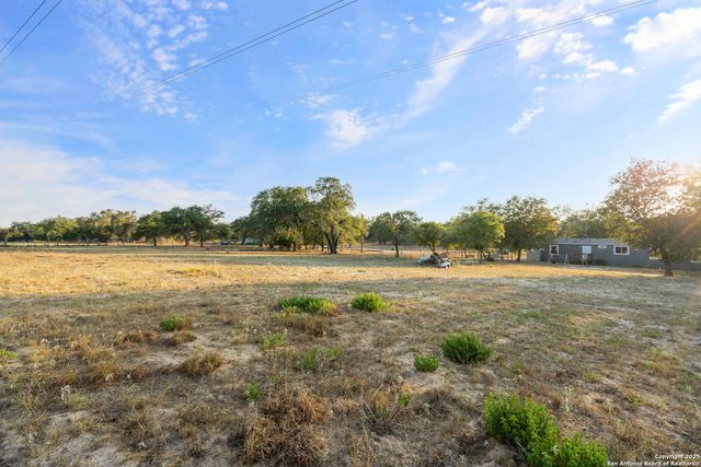 126 Hidden Fern, Floresville, TX 78114