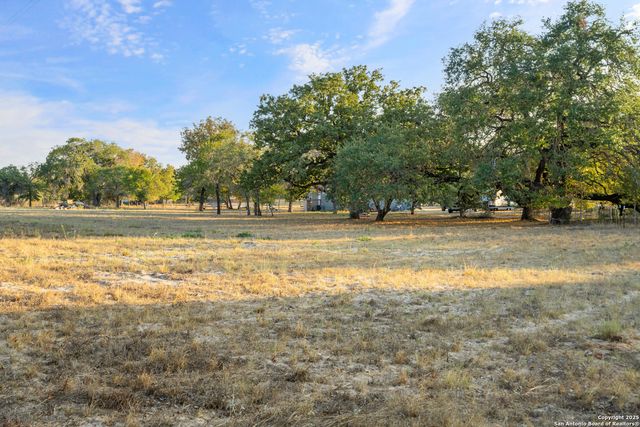 126 Hidden Fern, Floresville, TX 78114