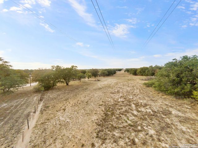 126 Hidden Fern, Floresville, TX 78114
