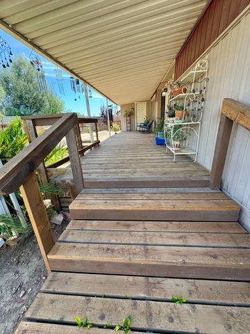 2400 W Midvalley Avenue B3, Visalia, CA 93277